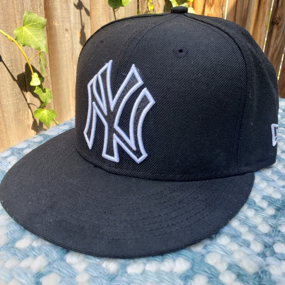 NEW ERA Black Glitter NY Snapback Hat! - Picture 16 of 16